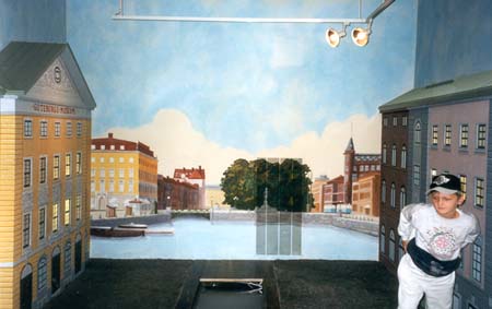 "Buseet", miljöbild av ett flertal muralmålningar Göteborgs Stadsmuseum, 1996