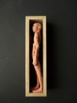 "Man 17", lufttorkad lera i låda av ek, 2008
