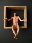 "Man 19", lufttorkad lera i låda av ek, 2008