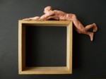 "Man 22", lufttorkad lera i låda av ek, 2008