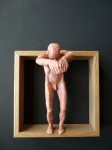 "Man 25", lufttorkad lera i låda av ek, 2008