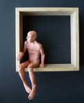 "Man 31", lufttorkad lera i låda av ek, 2008