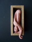 "Man 37", lufttorkad lera i låda av ek, 2008