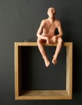 "Man 6", lufttorkad lera i låda av ek, 2008